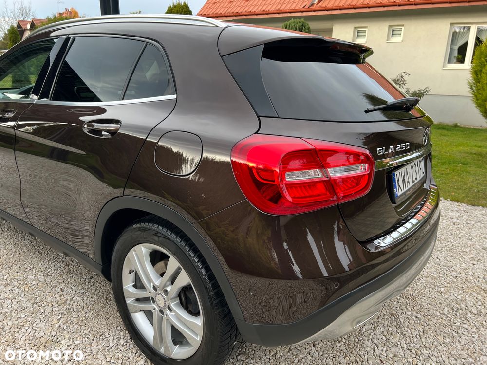 Mercedes-Benz GLA 250 4-Matic - 9