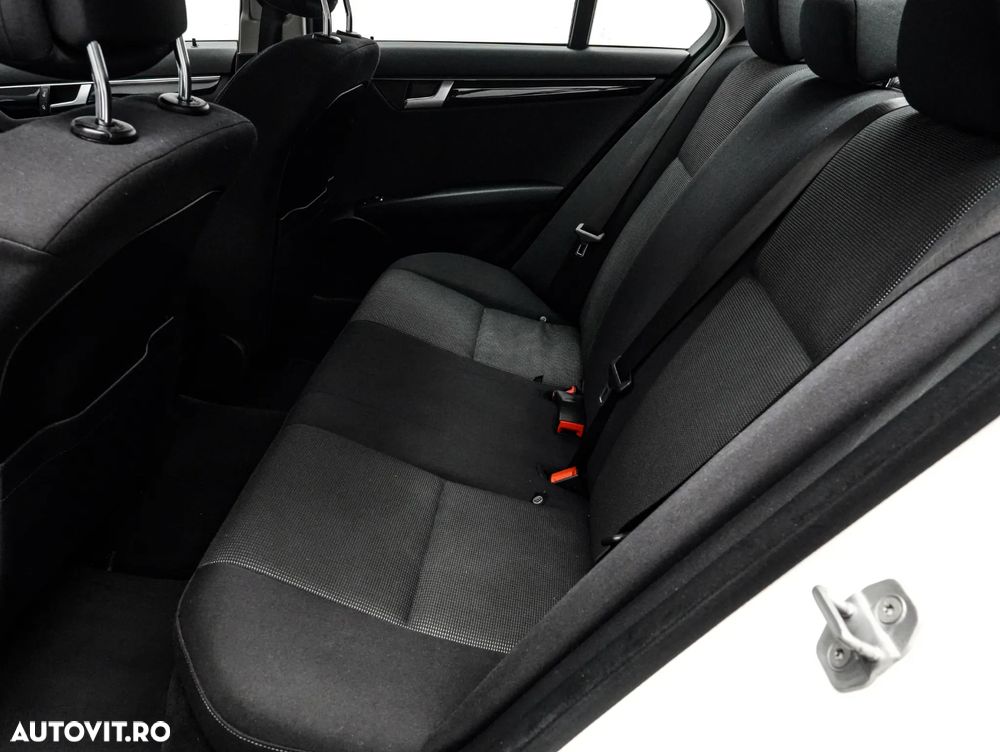 Mercedes-Benz C 200 CDI BlueEFFICIENCY - 15