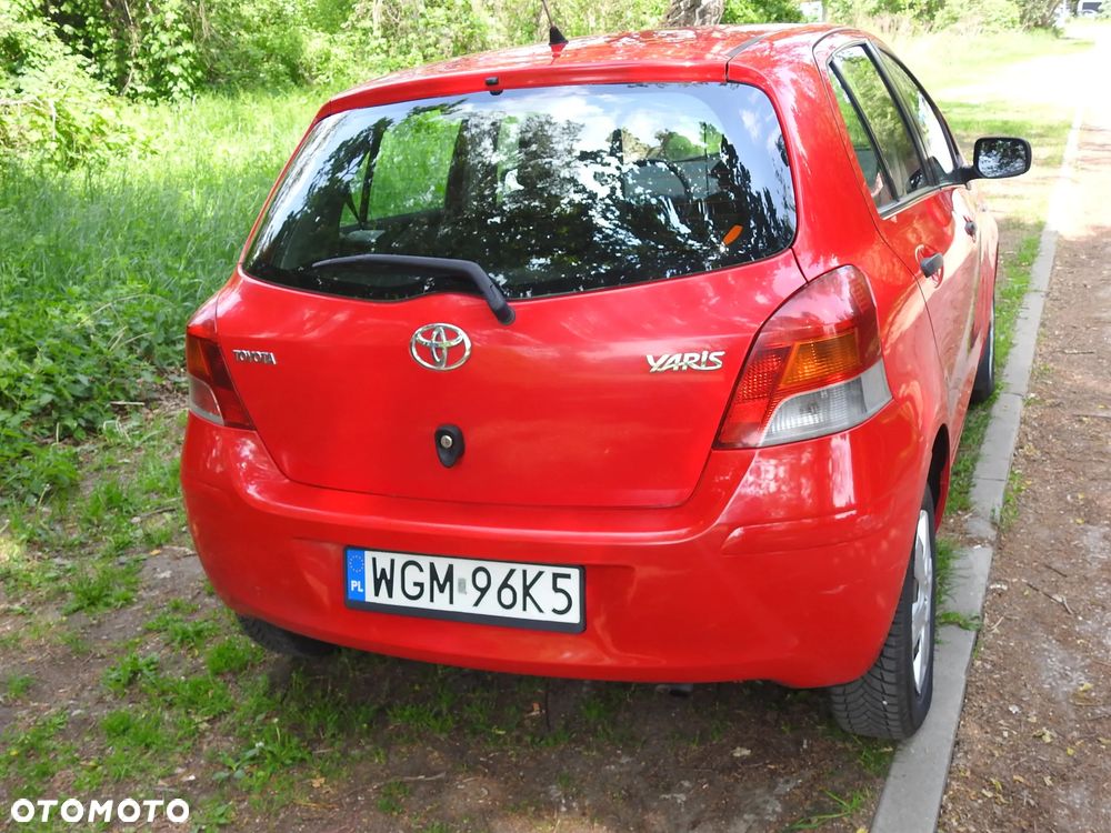 Toyota Yaris 1.0 Entry - 27