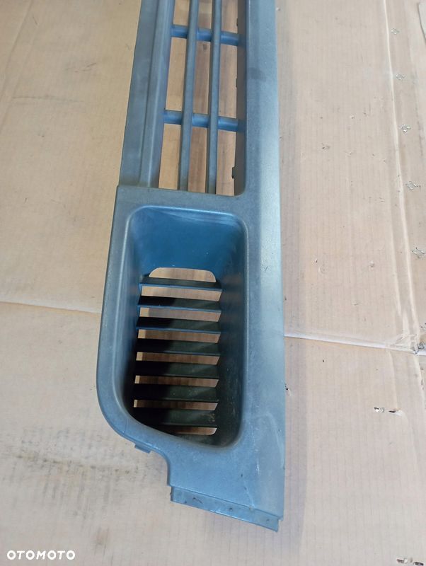 VW T5 KRATKA ŚRODKOWA ZDERZAKA PRZÓD 7H0807719 - 2