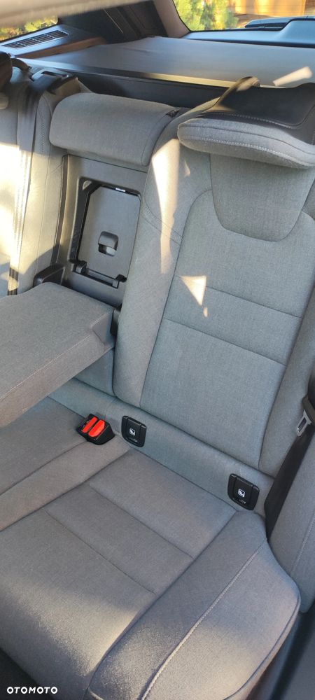 Volvo V60 Cross Country - 30