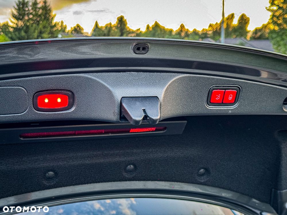 Mercedes-Benz Klasa E 220 d Coupe 4-Matic 9G-TRONIC - 30