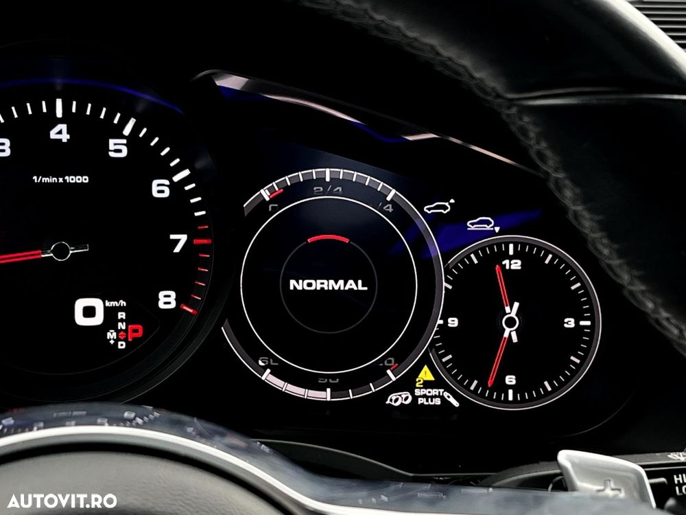 Porsche Cayenne - 23