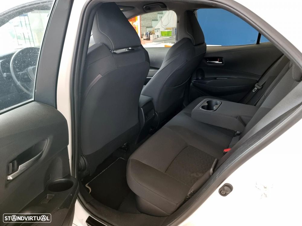 Toyota Corolla 1.8 Hybrid Comfort - 17