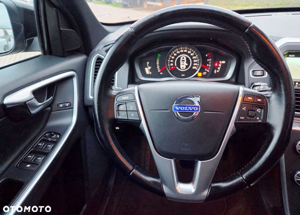 Volvo XC 60 D4 Geartronic Momentum - 36