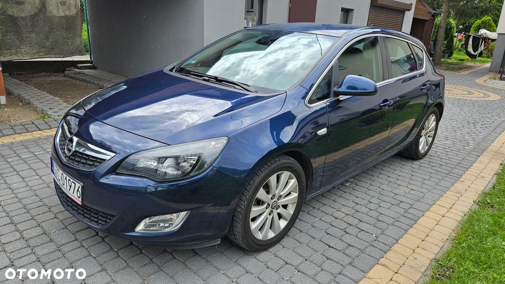 Opel Astra 1.7 CDTI DPF ecoFLEX Start/Stop Design Edition - 2