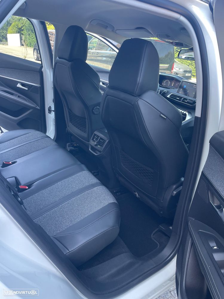 Peugeot 3008 PureTech 130 Stop & Start GPF EAT8 Allure - 31