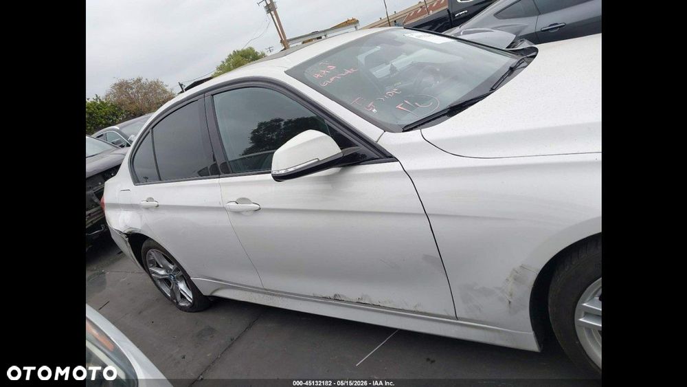 BMW Seria 3 330i M Sport - 6