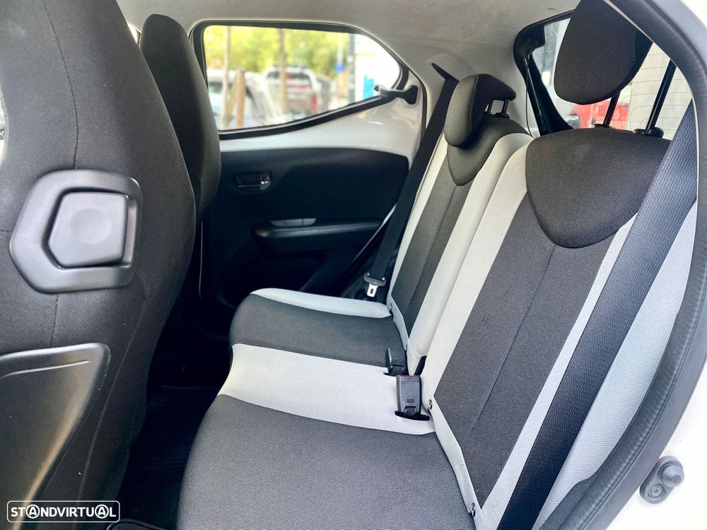 Toyota Aygo 1.0 X-Cite - 28
