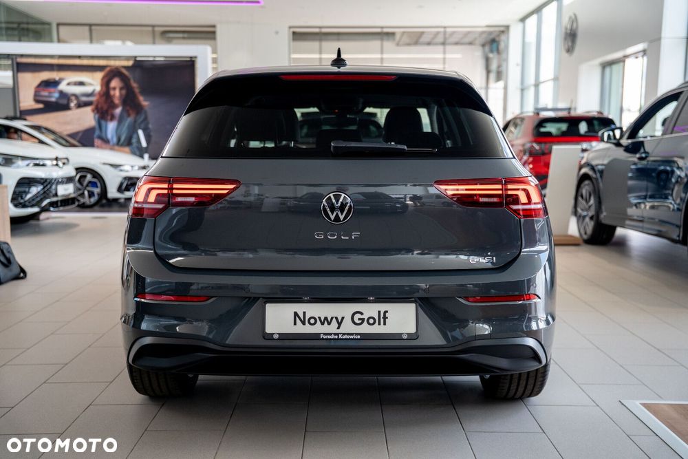 Volkswagen Golf - 8