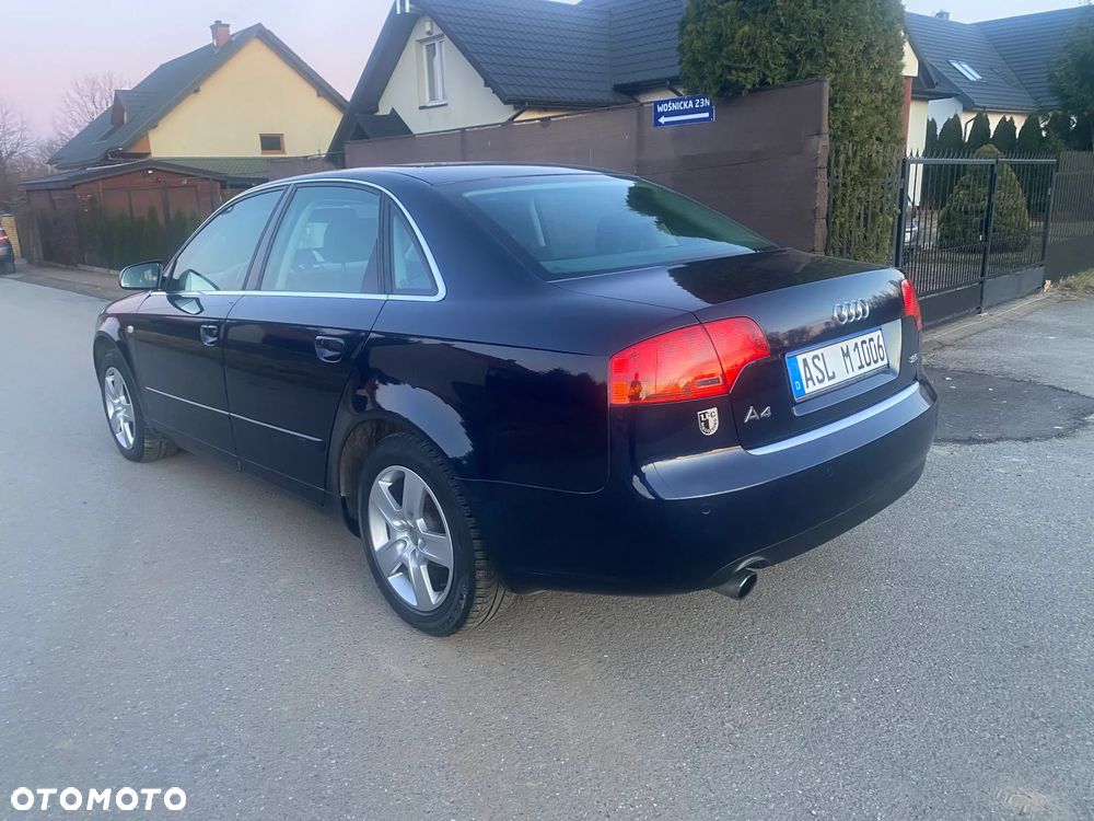 Audi A4 Limousine - 10