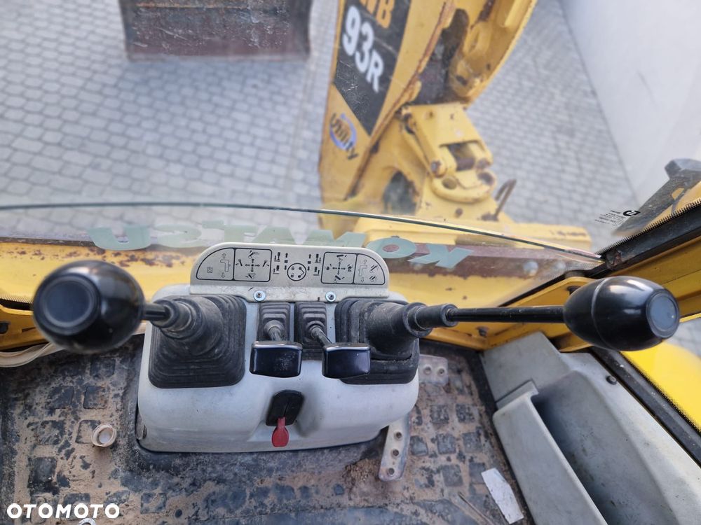 Komatsu WB 93R - 7