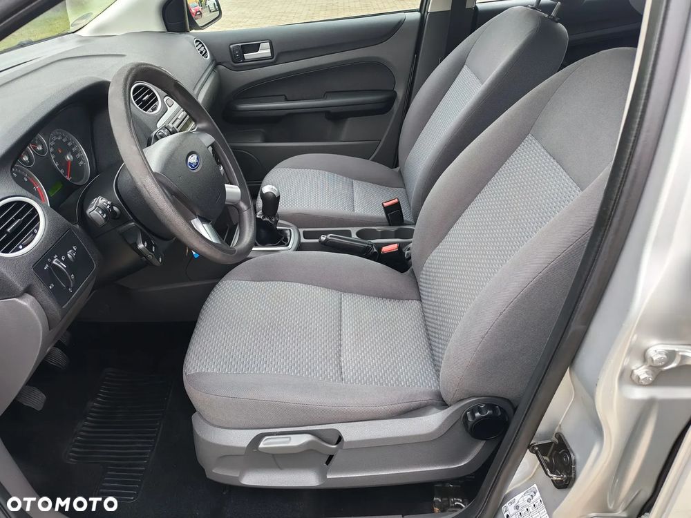 Ford Focus - 10