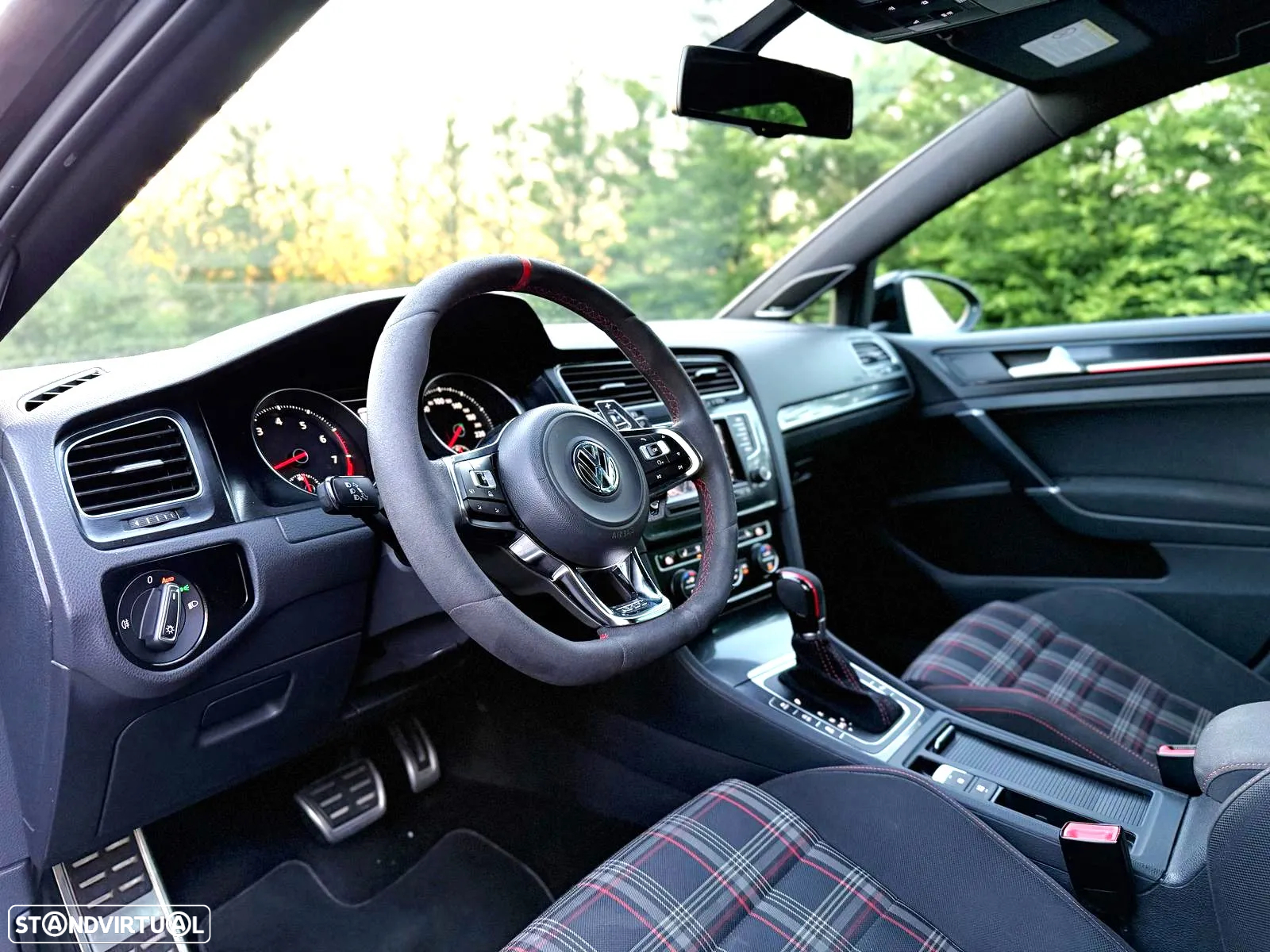 VW Golf 2.0 TSi GTi DSG Performance - 13