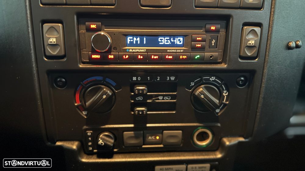 Land Rover Defender 110 DPF E - 20