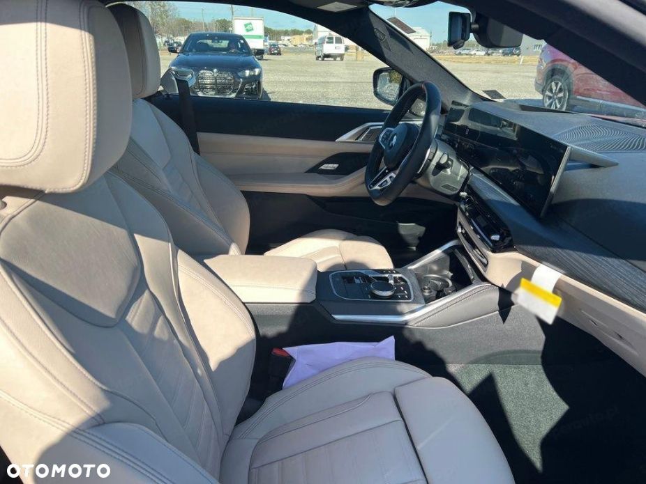 BMW Seria 4 M440i xDrive mHEV - 17