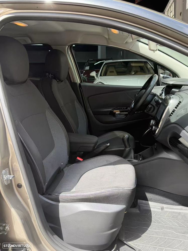 Renault Captur 1.5 dCi - 12