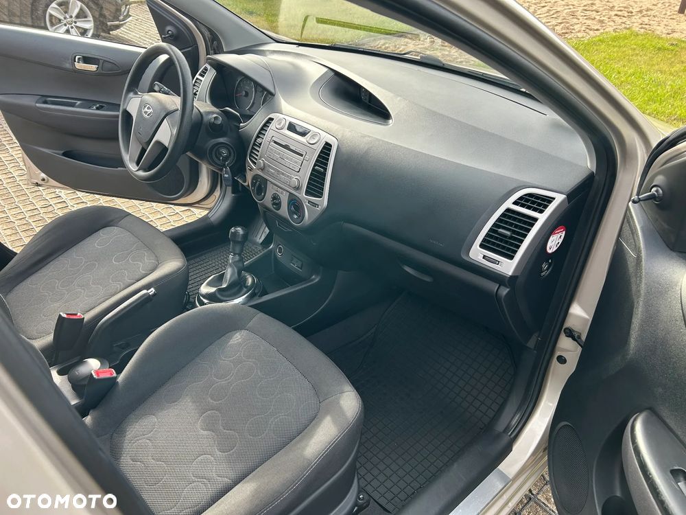 Hyundai i20 - 11