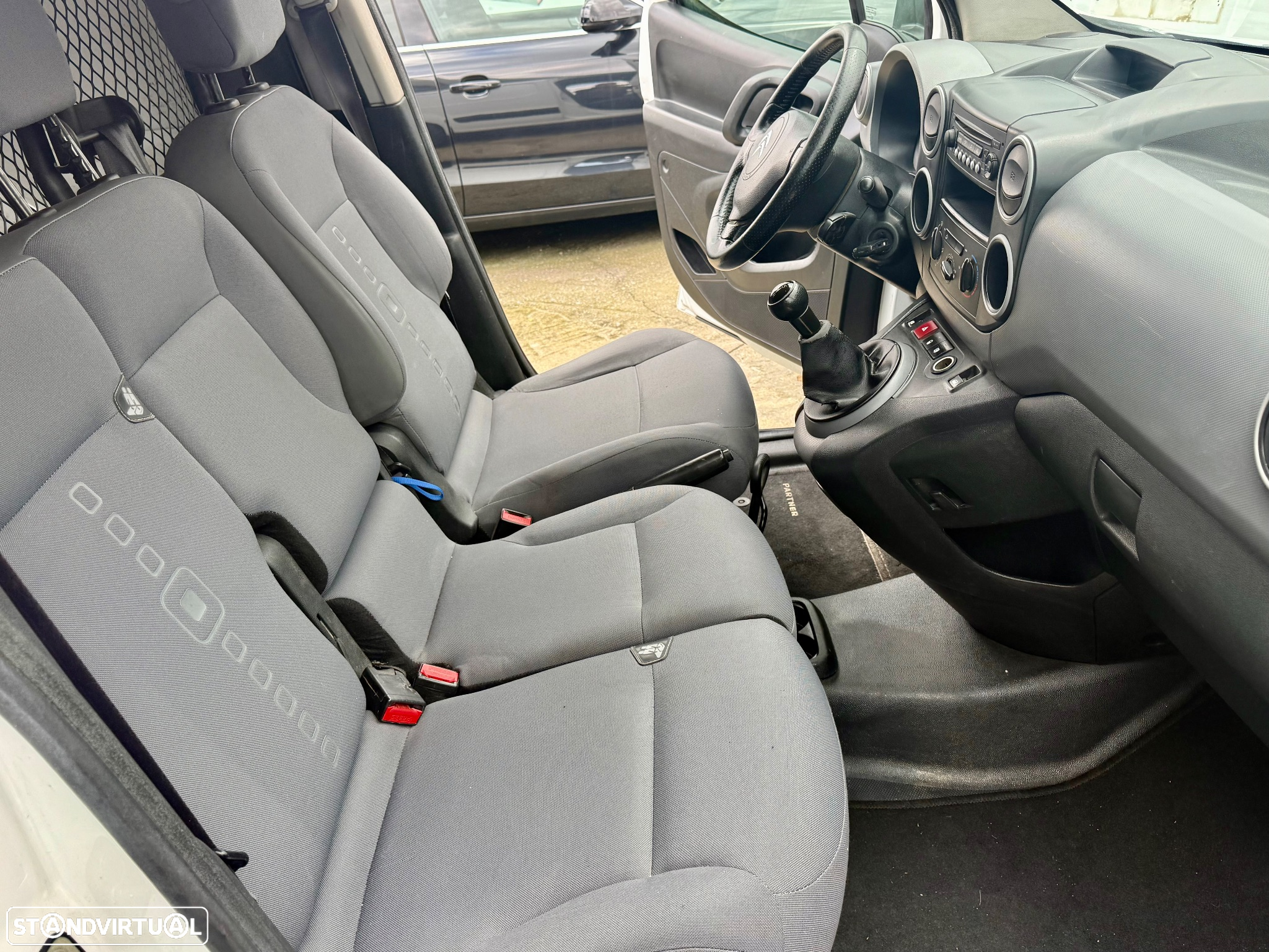 Citroën Berlingo 1.6 HDI 100 CV 3 LUGARES - 25