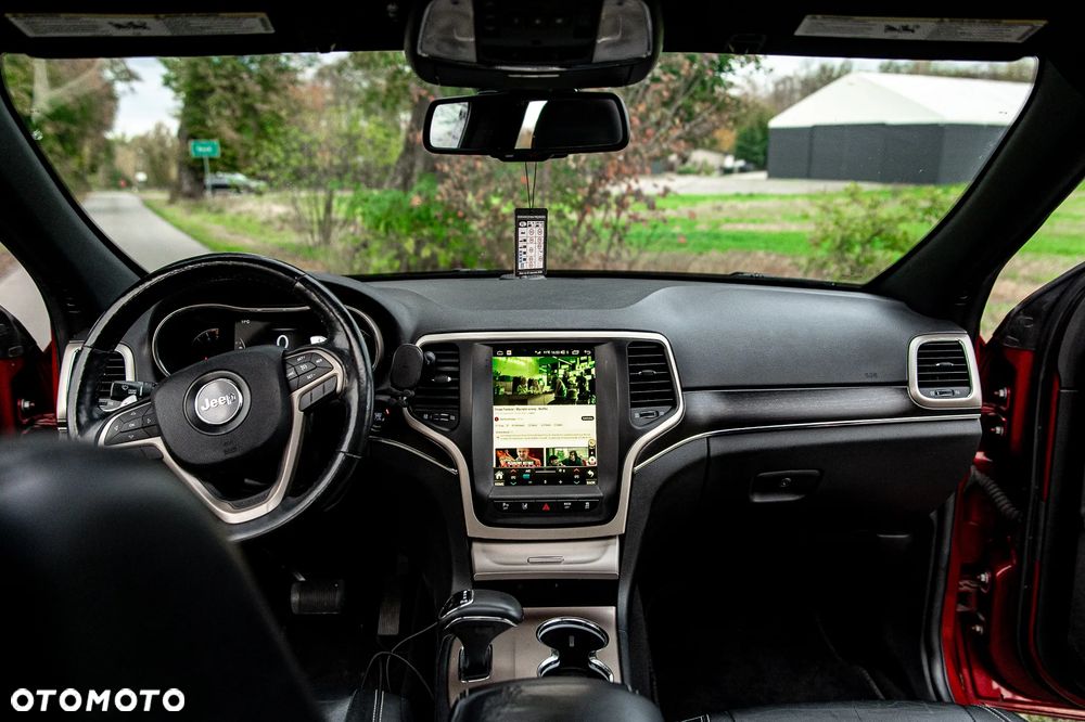 Jeep Grand Cherokee - 14