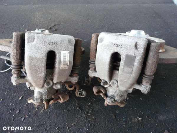 Zacisk hamulcowy tylny lewy prawy Peugeot 5008