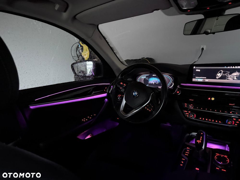 BMW Seria 5 530e iPerformance xDrive Sport Line sport - 13