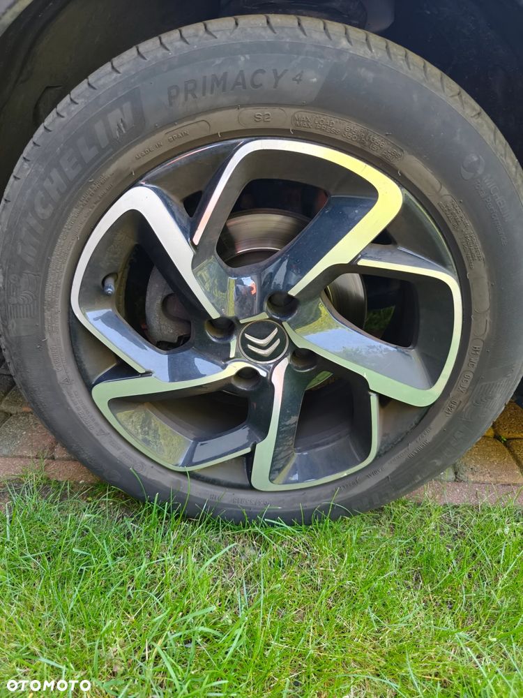 Citroën C3 1.2 PureTech Shine EAT6 - 4