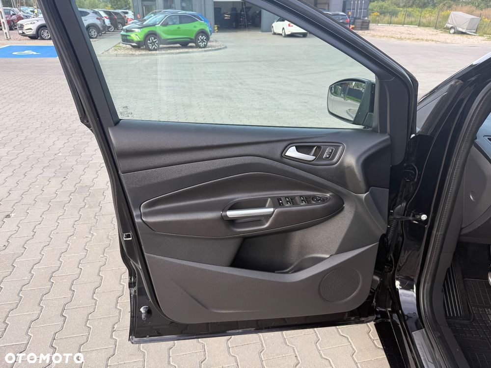 Ford Kuga 2.0 TDCi 2x4 ST-Line - 22