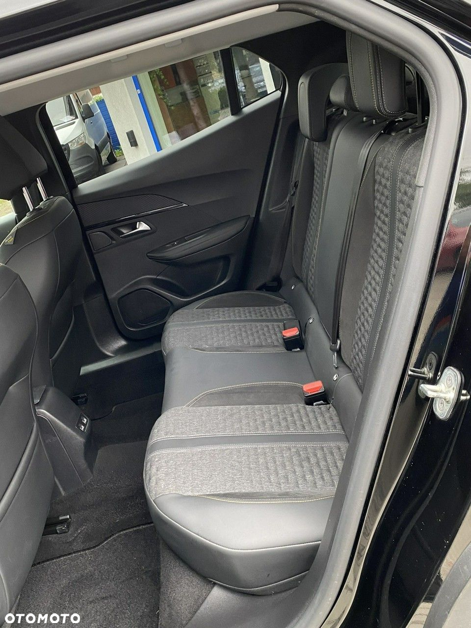 Peugeot 2008 BlueHDi 110 Allure - 17