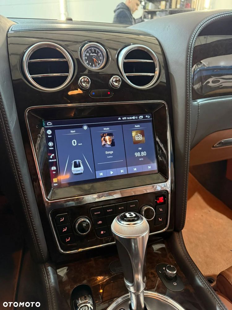 Bentley Continental GT - 12