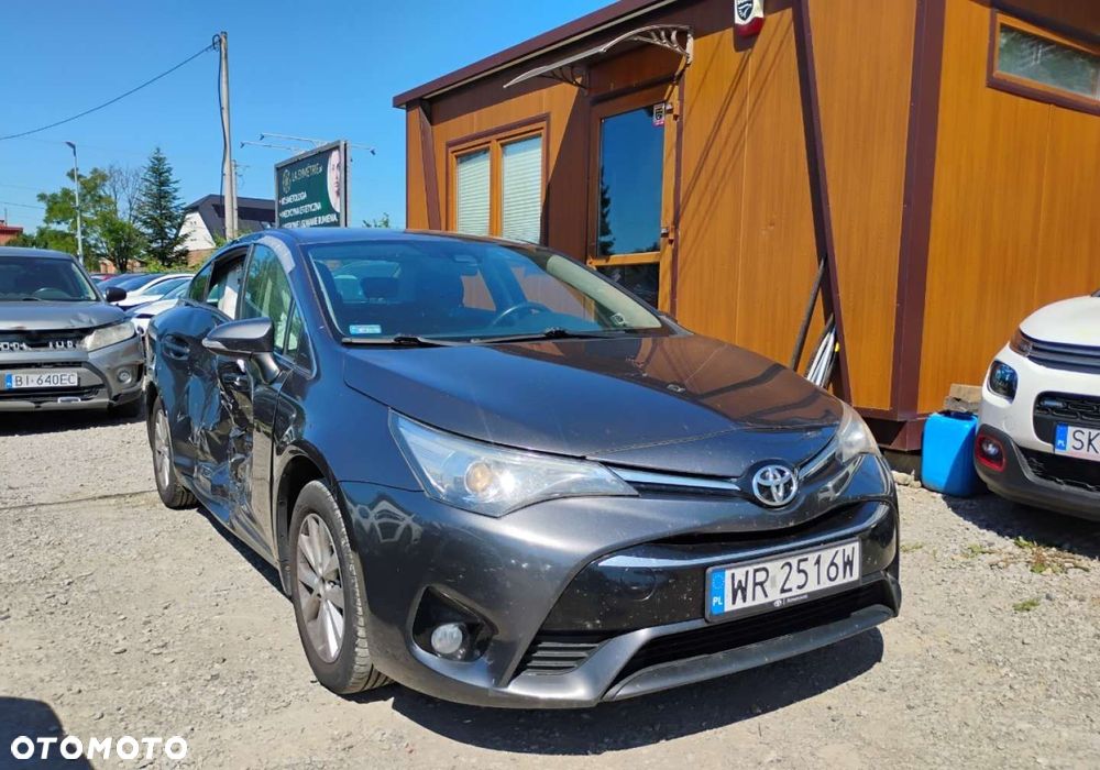 Toyota Avensis - 1