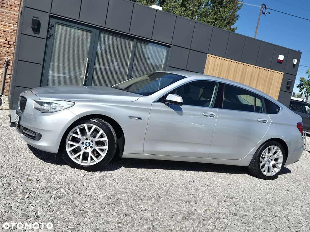 BMW 5GT - 5