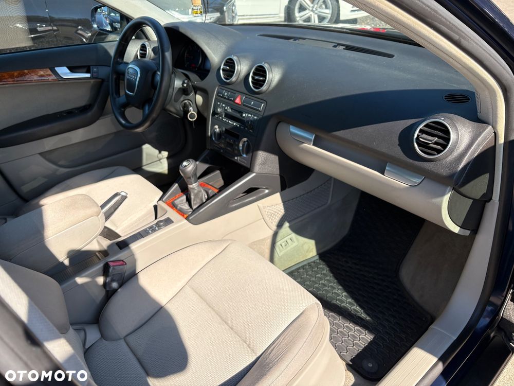Audi A3 Sportback 1.9 TDI Ambiente - 9