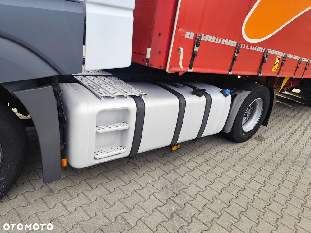 Mercedes-Benz ACTROS - 2