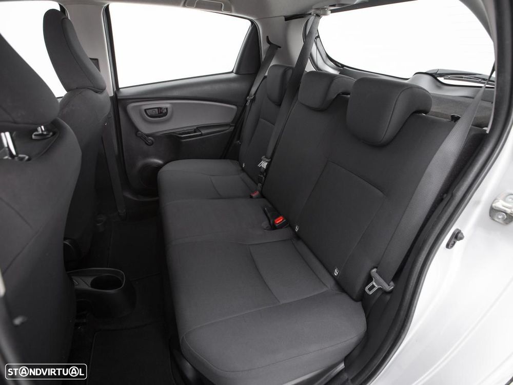 Toyota Yaris 1.5 HSD Active - 9