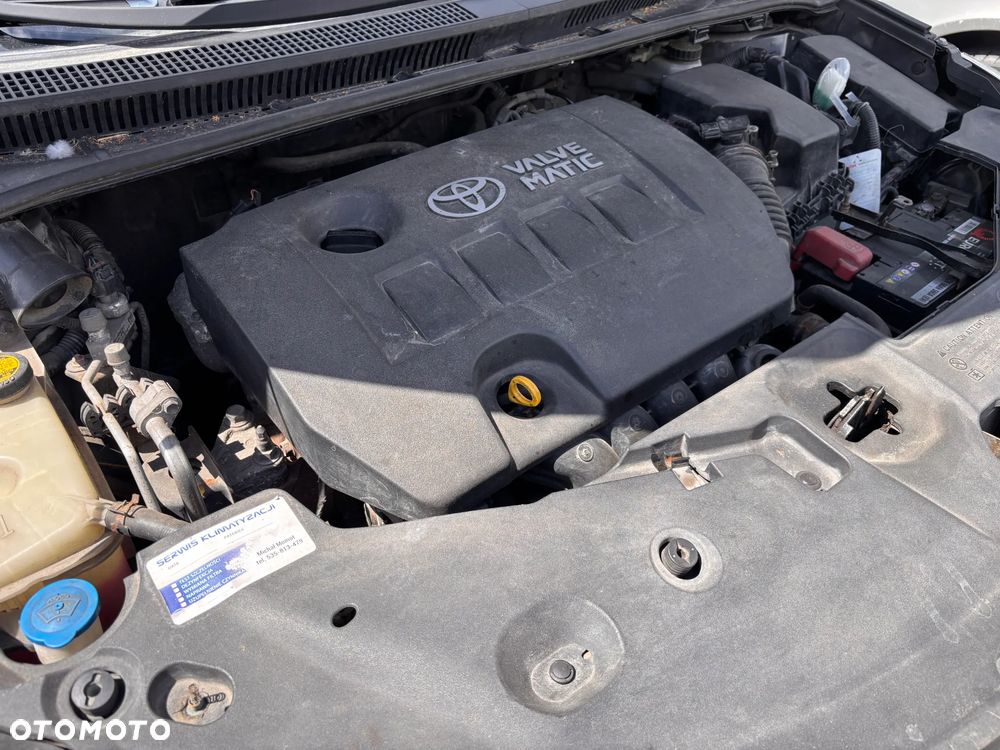 Toyota Avensis - 12