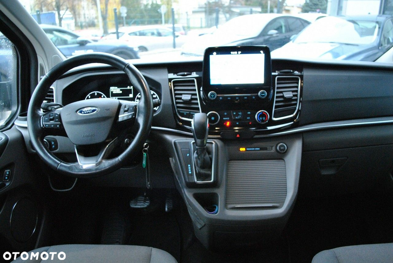 Ford Tourneo Custom - 17