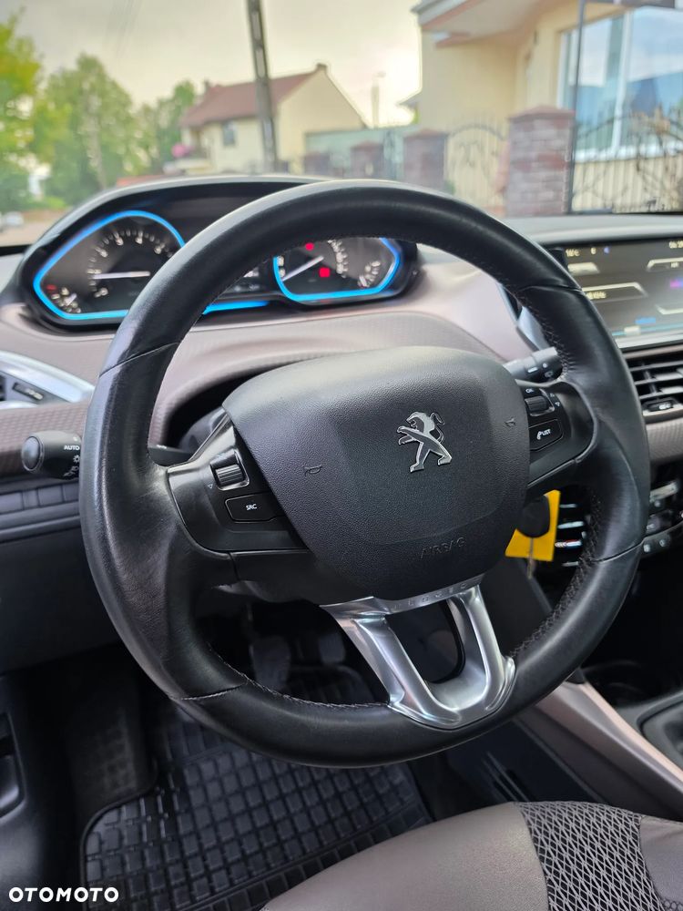 Peugeot 2008 1.6 VTi Allure - 23