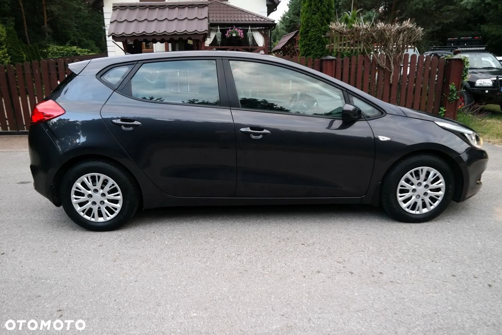 Kia Ceed 1.4 L - 8