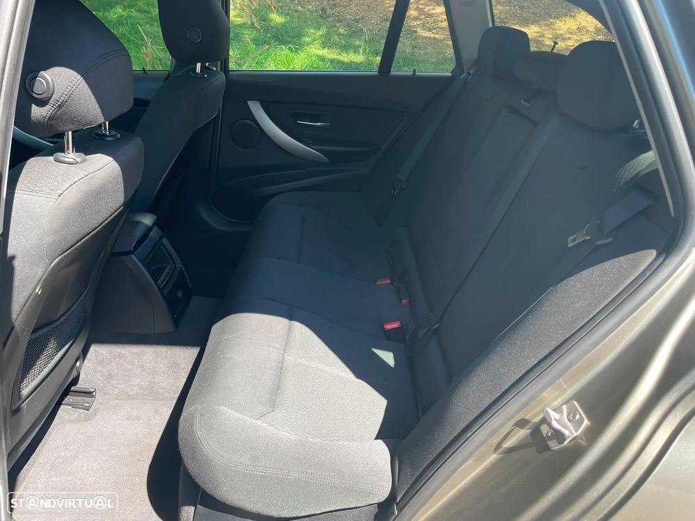BMW 320 d Line Luxury Auto - 22