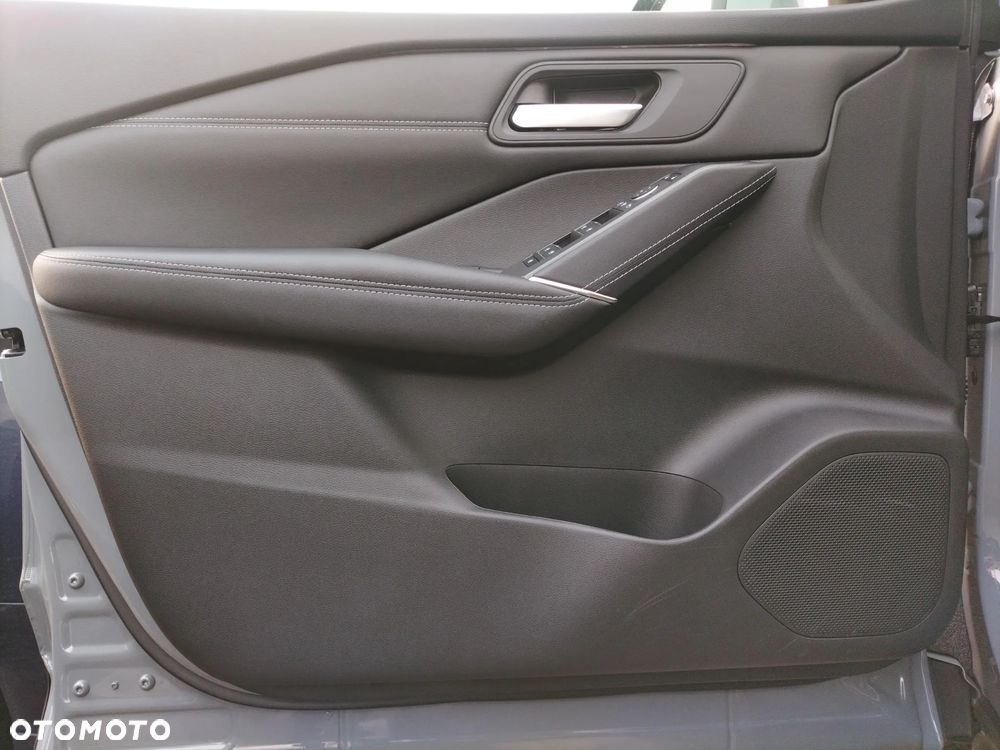 Nissan Qashqai 1.3 DIG-T MHEV N-Connecta Xtronic - 24