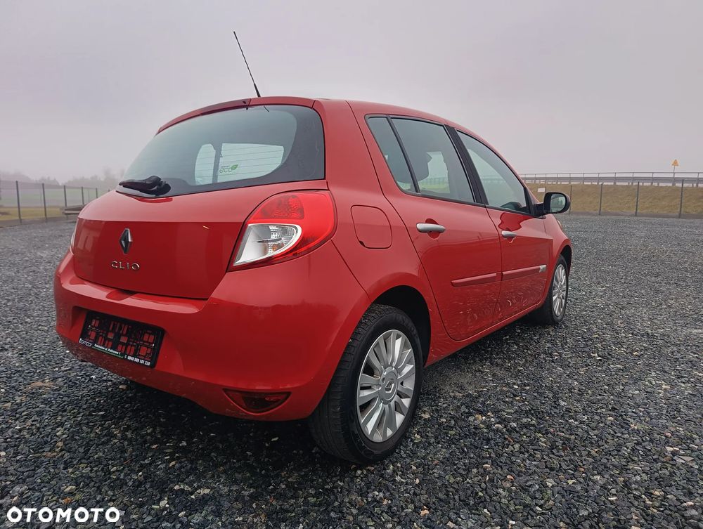 Renault Clio - 8