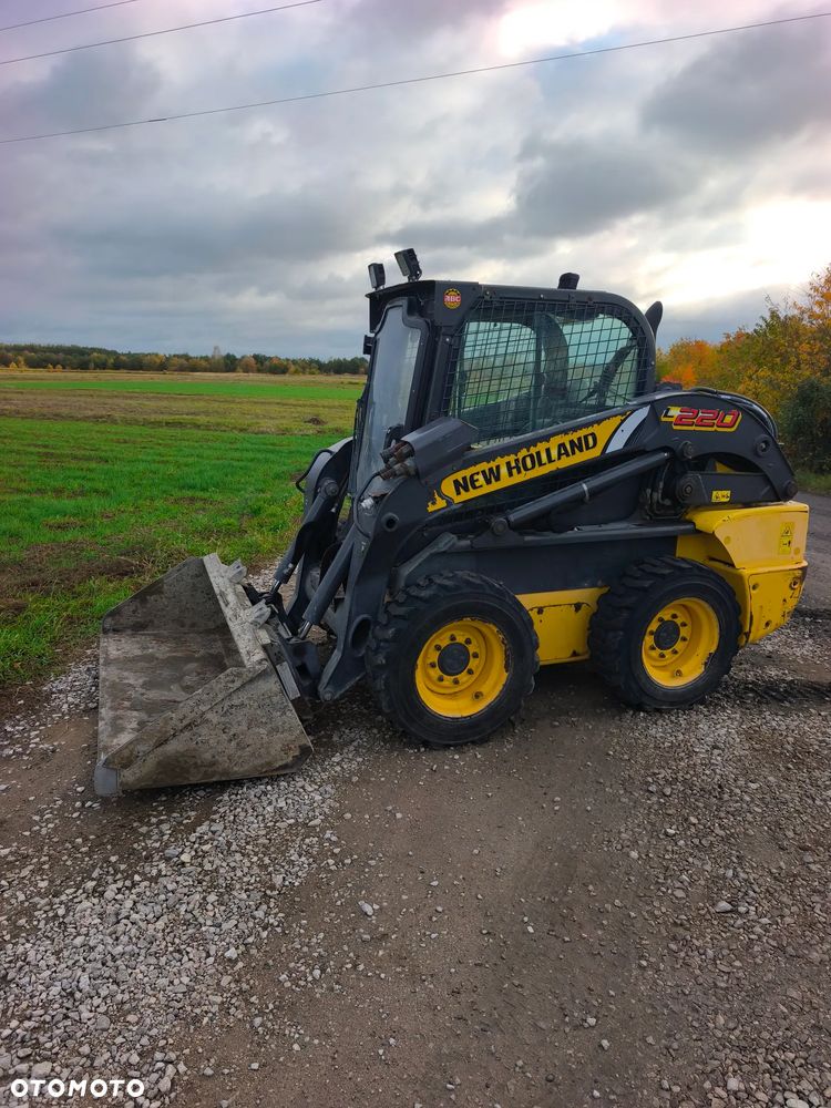 New Holland L220 - 2