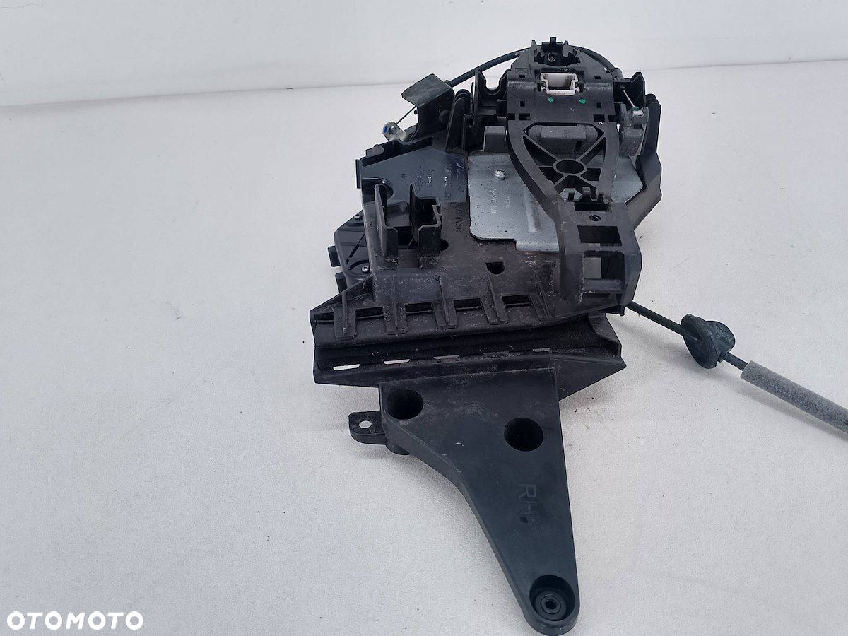 ZAMEK DRZWI PRAWY TYŁ VOLVO S80 II ( 07-13 ) 30661075  986922-105 - 3