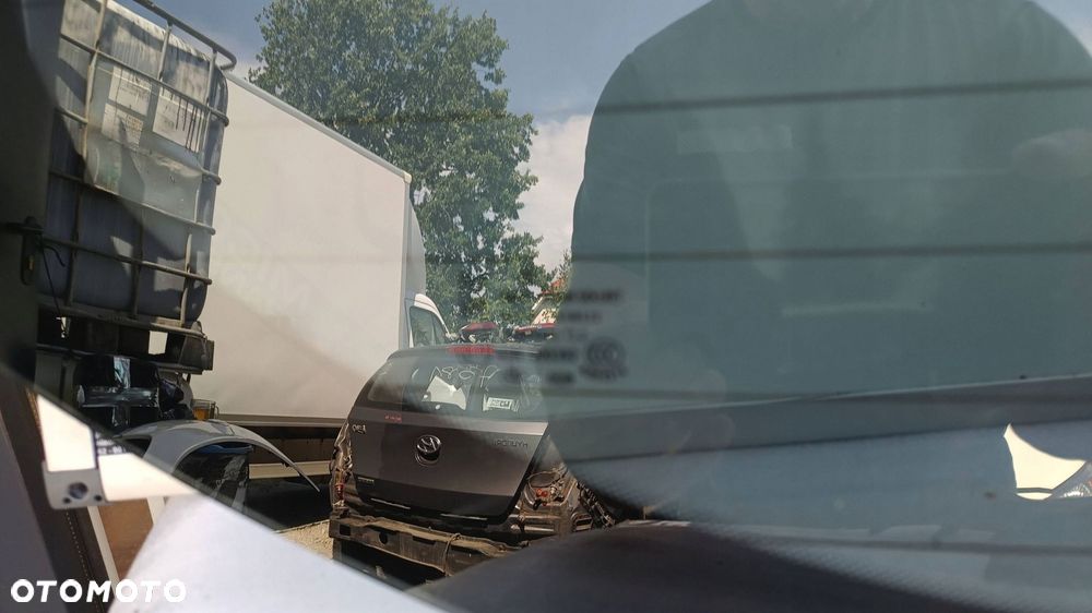 kia carens iv szyba klapy tył 2013r - 6