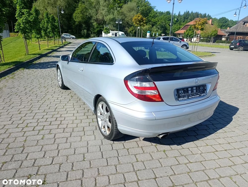Mercedes-Benz Klasa C 200 Kompressor Sportcoupe - 9
