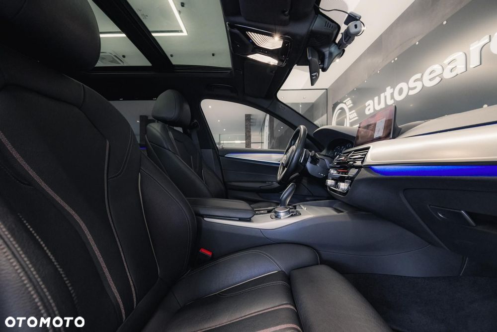 BMW Seria 5 520d M Sport - 33