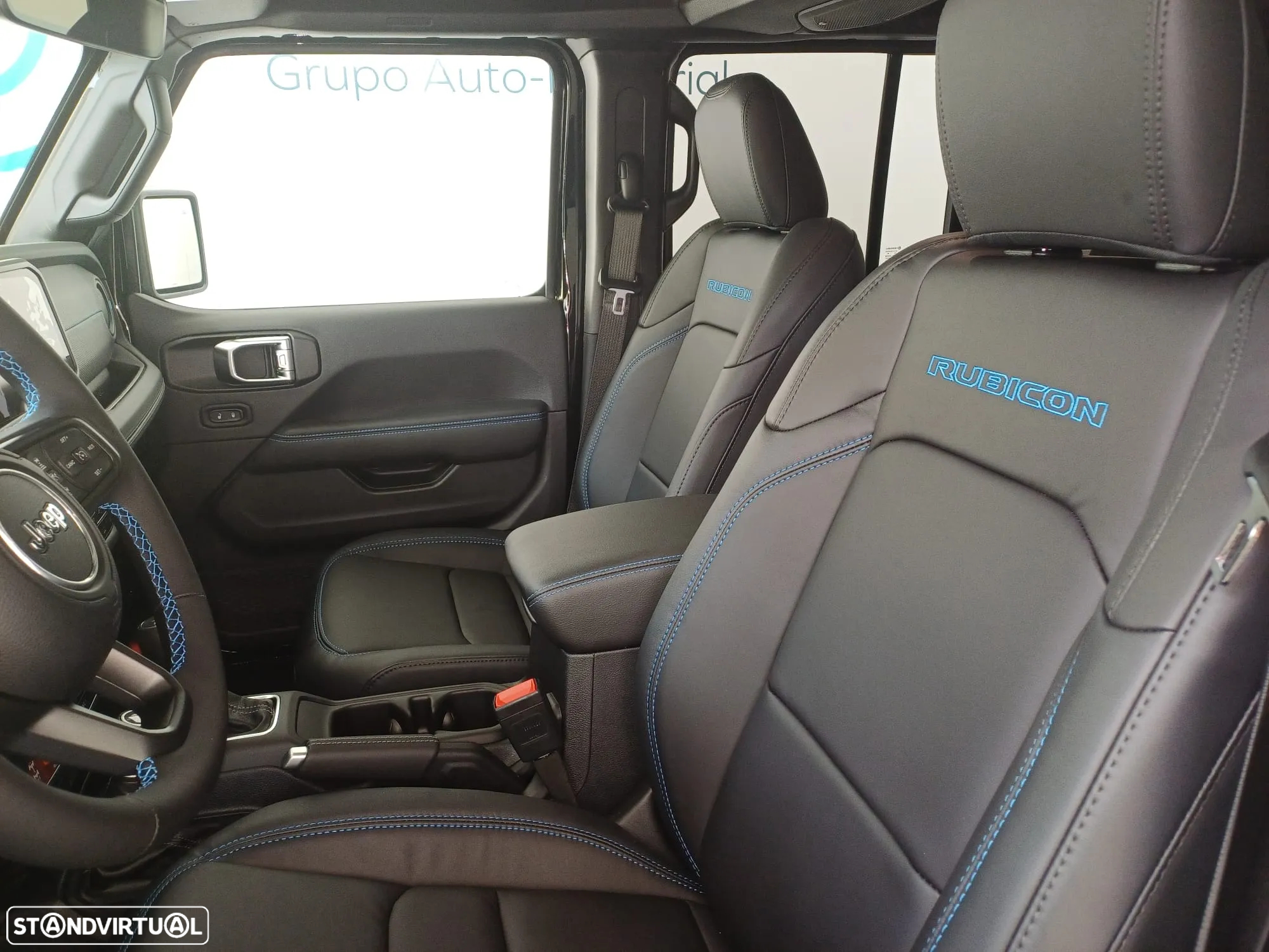 Jeep Wrangler - 11