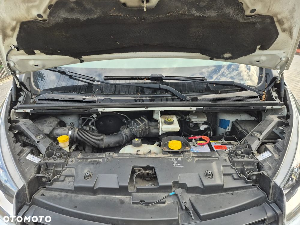 Renault TRAFIC - 13