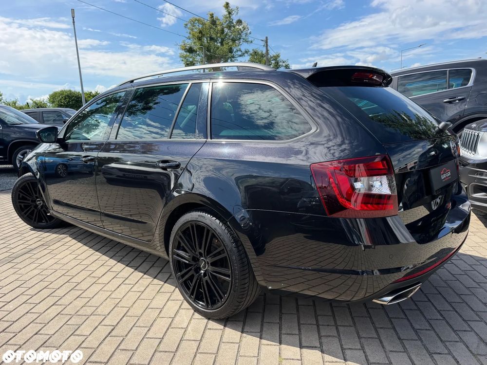 Skoda Octavia 2.0 TDI DSG RS - 3